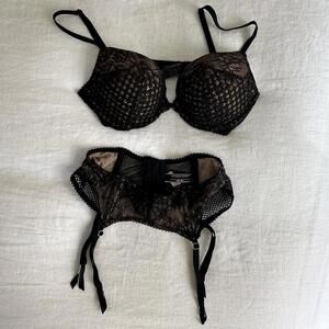 Victoria’s Secret Black Lace Bombshell Bra & Matching Garter Belt – 34C